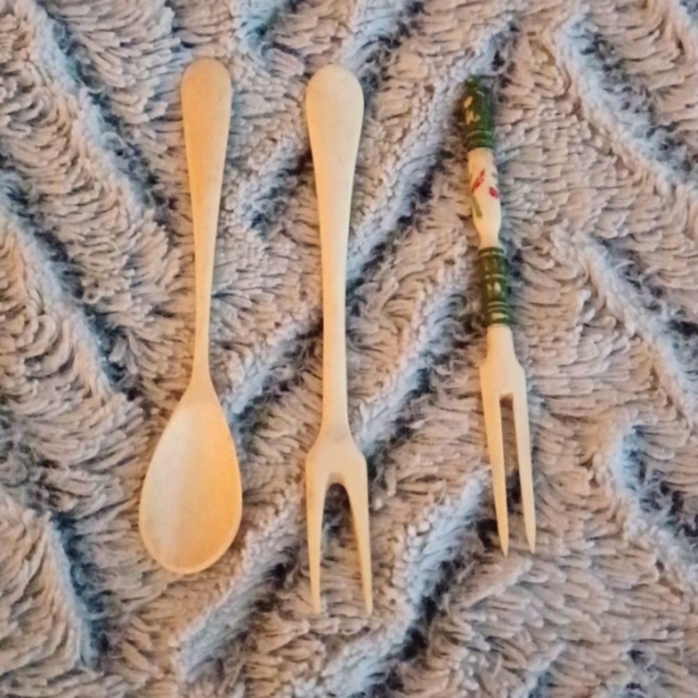 HAND CARVED Bone Vintage 3‎ Piece Set